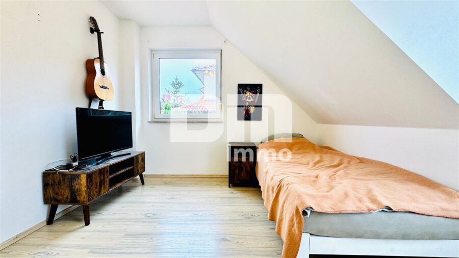 (R)eserviert!Modernes Wohnerlebnis mit großer Terrasse + Carport - OG / DG Kind 1